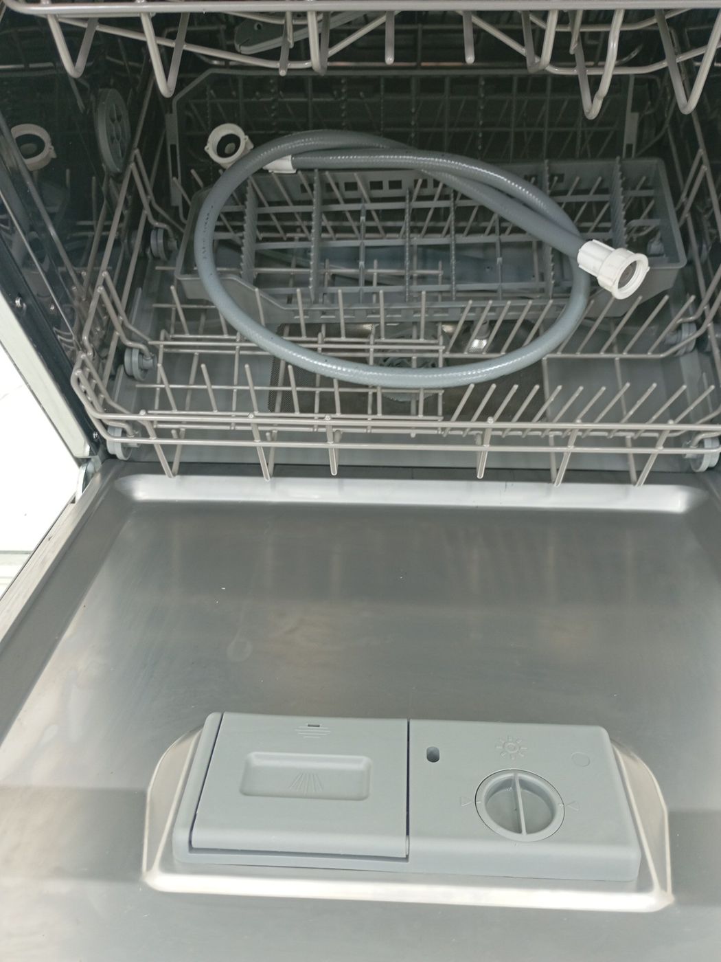 LAVA LOUCAS ELECTROLUX LE08S - Lava Louça Ele