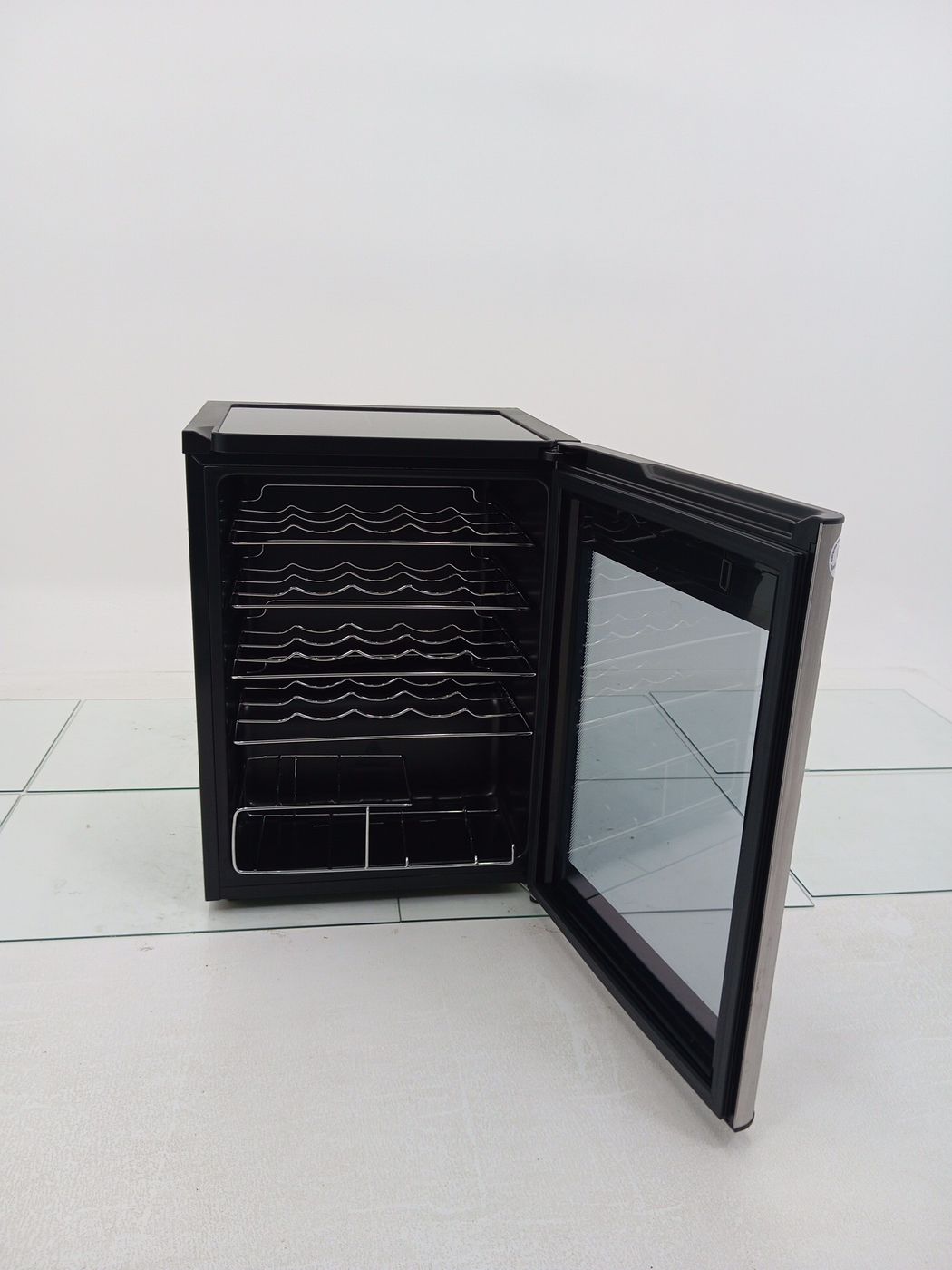 ADEGA ELECTROLUX VINHOS 1 PORTA ACS24 24 GARR