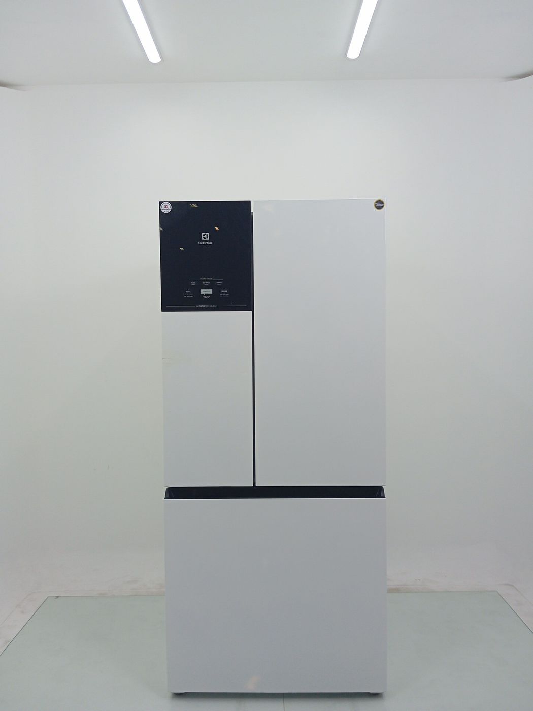 REFRIGERADOR ELECTROLUX IM8 FROST FREE INVERT
