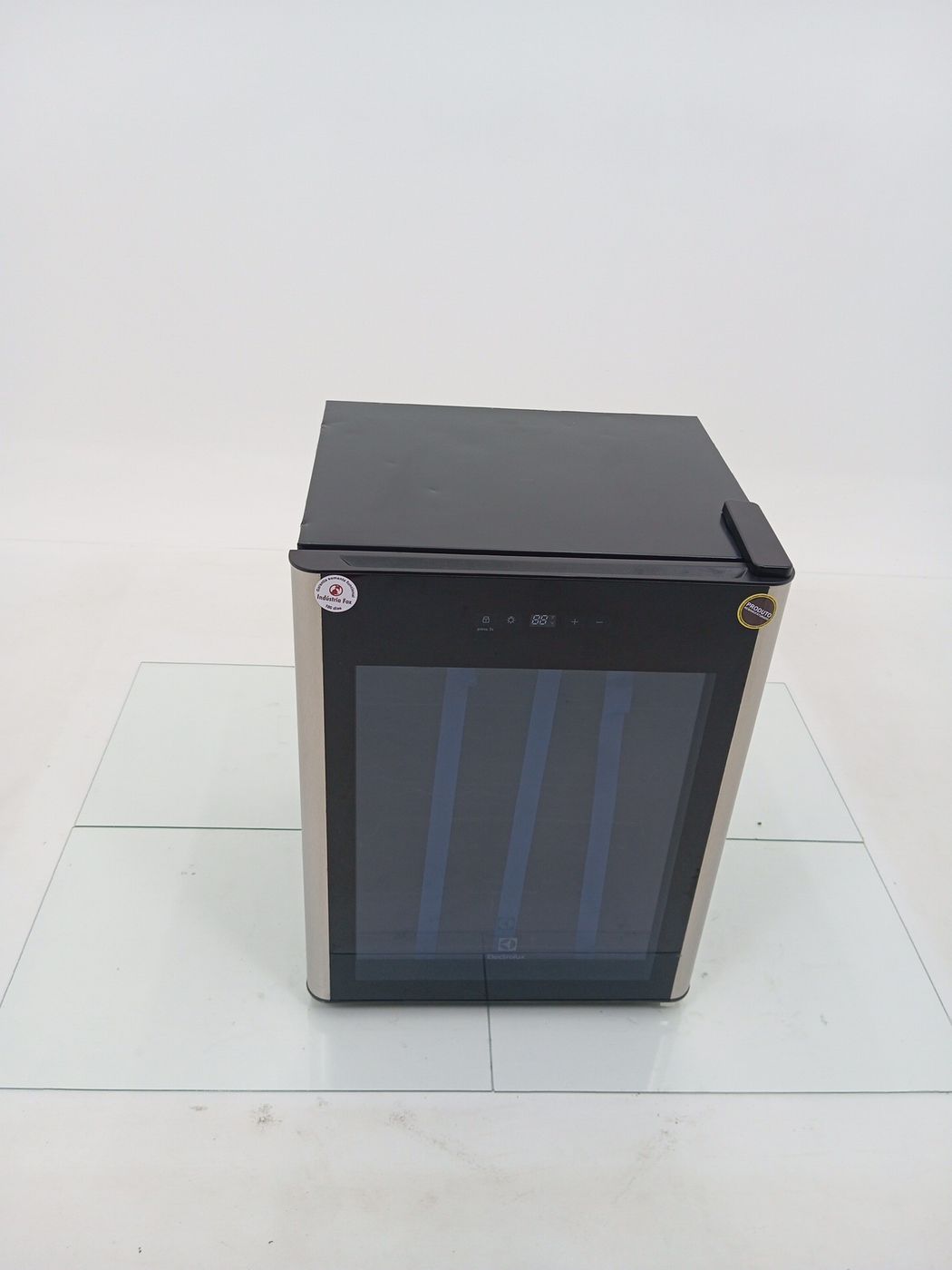 ADEGA ELECTROLUX VINHOS 1 PORTA WSF24 24 GARR