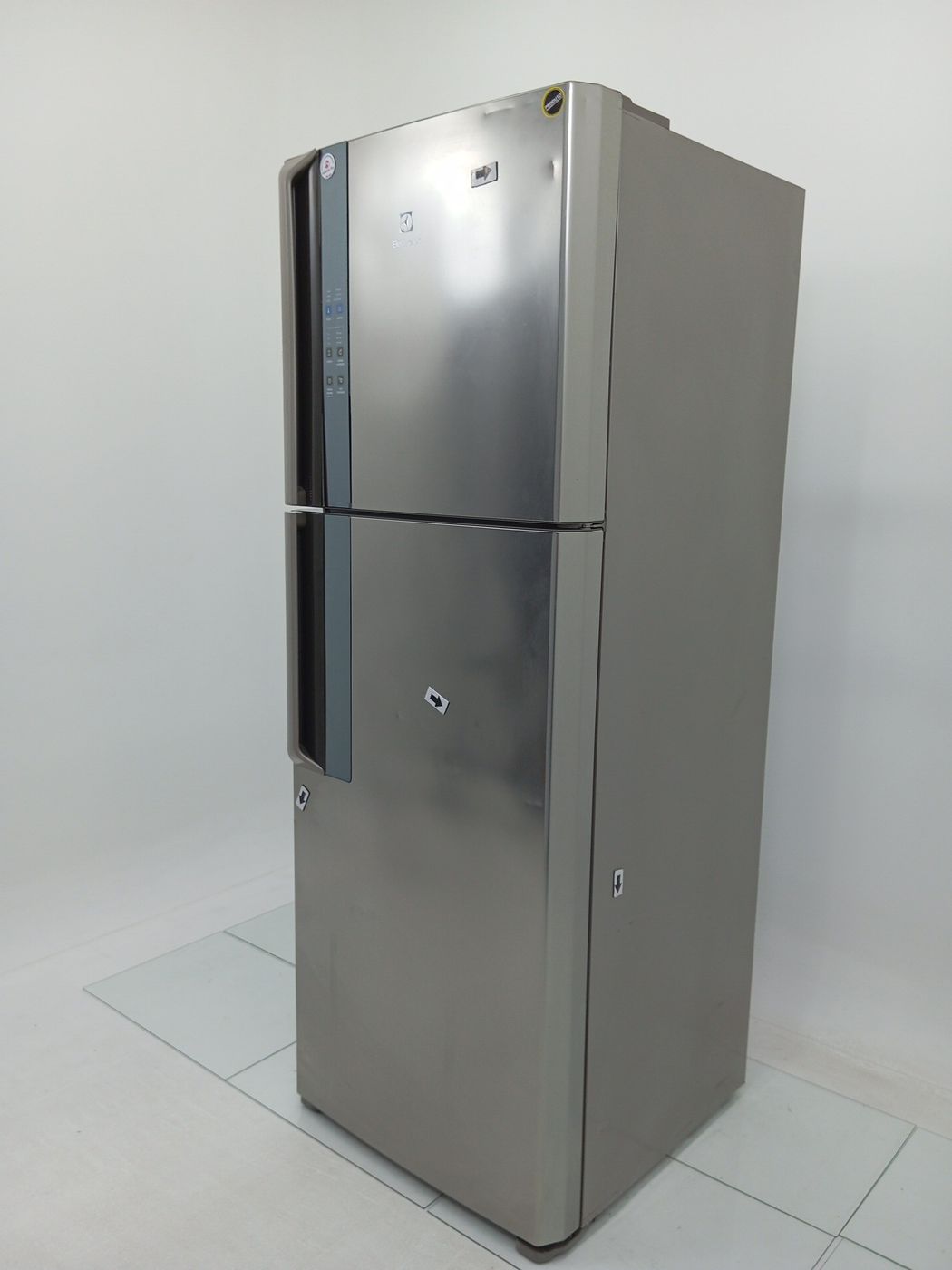 REFRIGERADOR ELECTROLUX DF56S  DUAS PORTAS FR