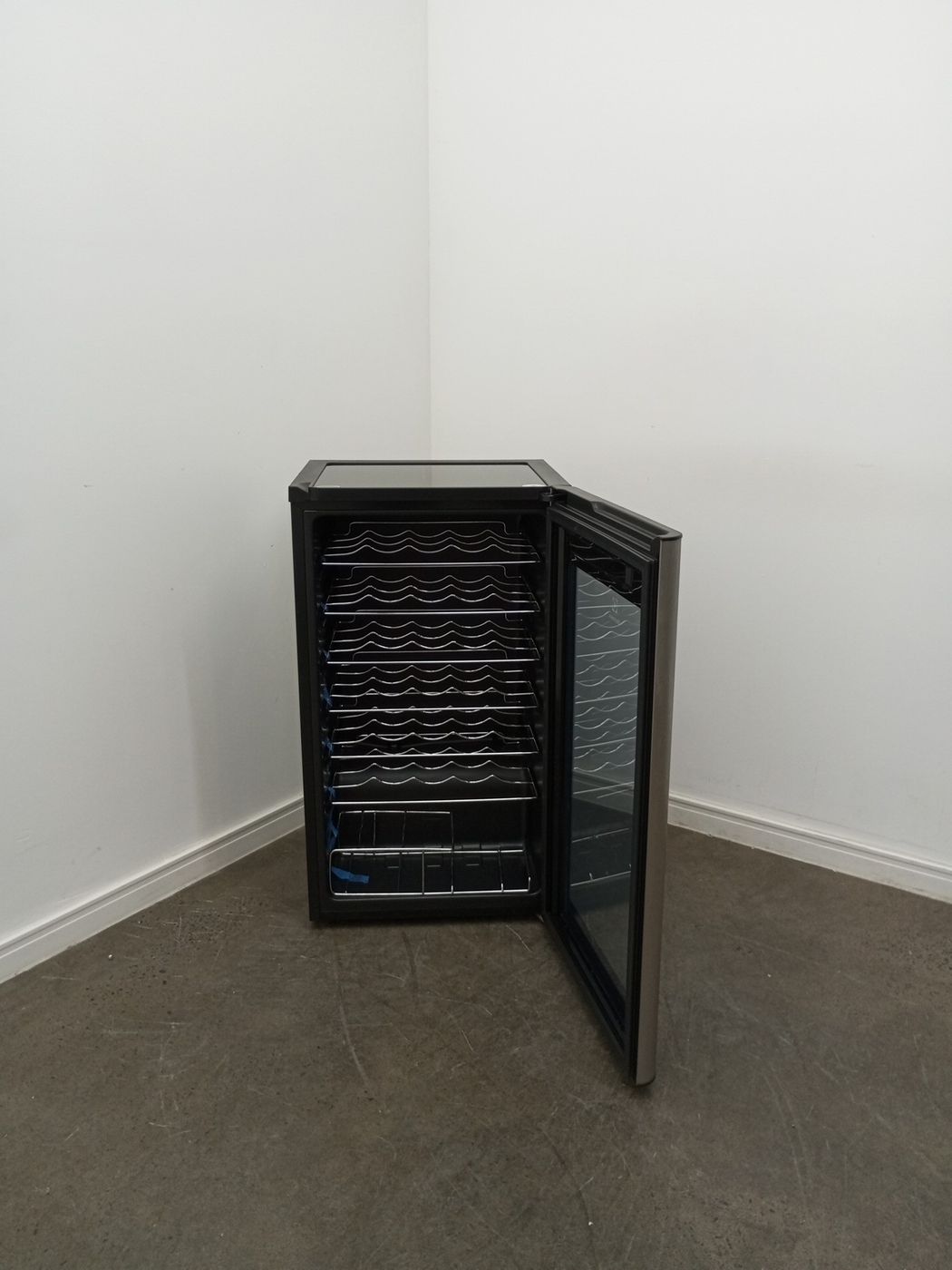 ADEGA ELECTROLUX VINHOS 1 PORTA ACS34 34 GARR