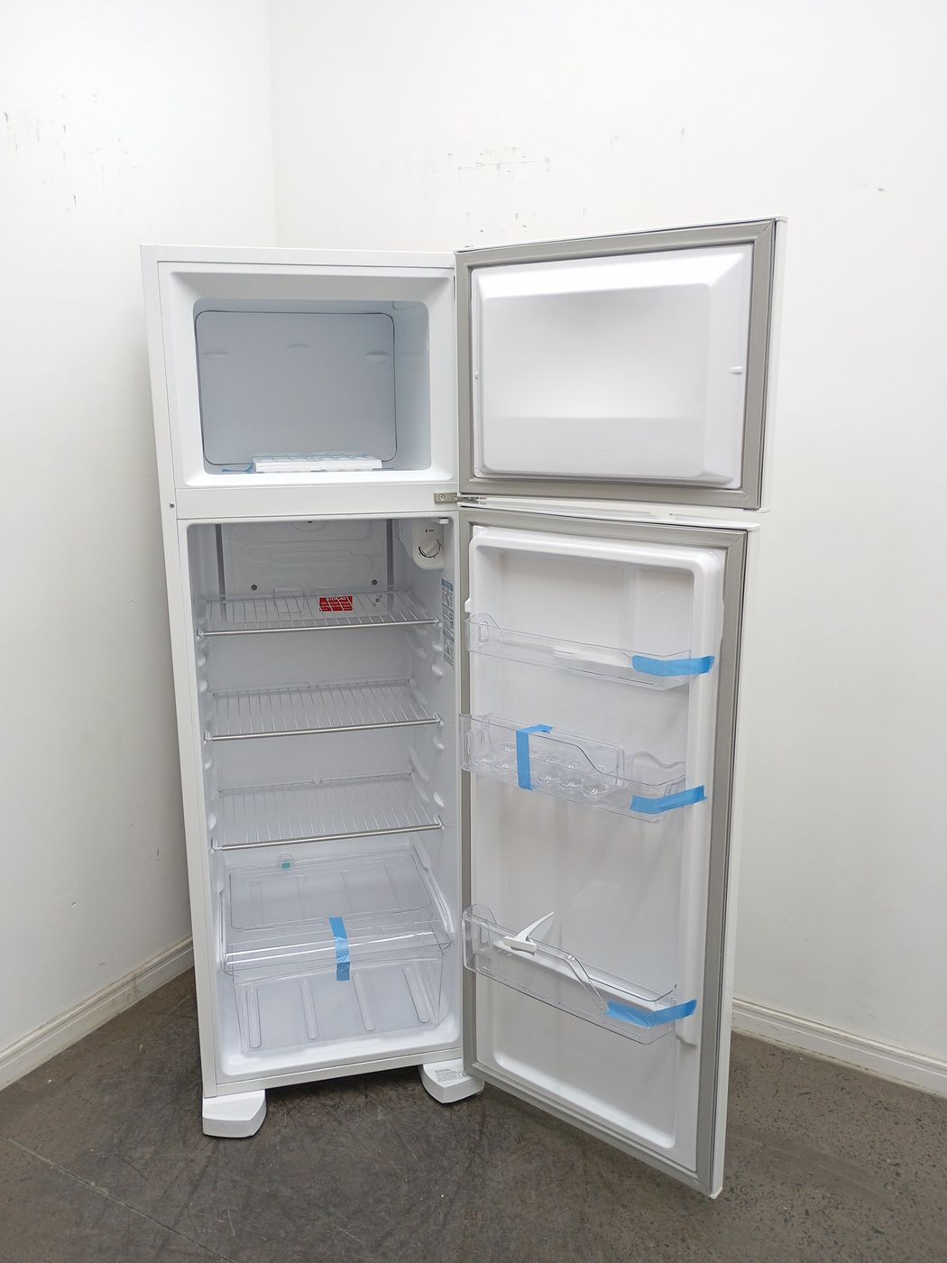 REFRIGERADOR ELECTROLUX DC35A   DUAS PORTAS C