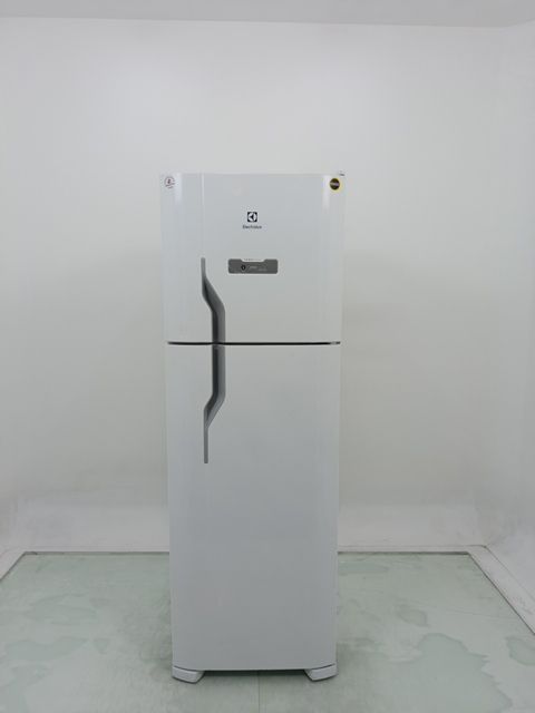 REFRIGERADOR ELECTROLUX DFN41 FROST FREE 371L