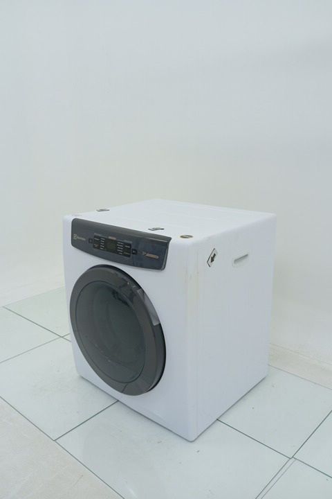 SECADORA ELECTROLUX SVB11 DE PAREDE E PISO 11