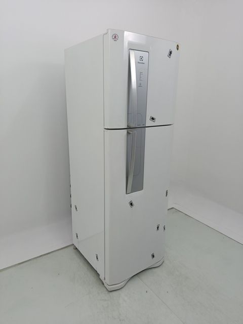 REFRIGERADOR ELECTROLUX DF42 - Refrigerador E