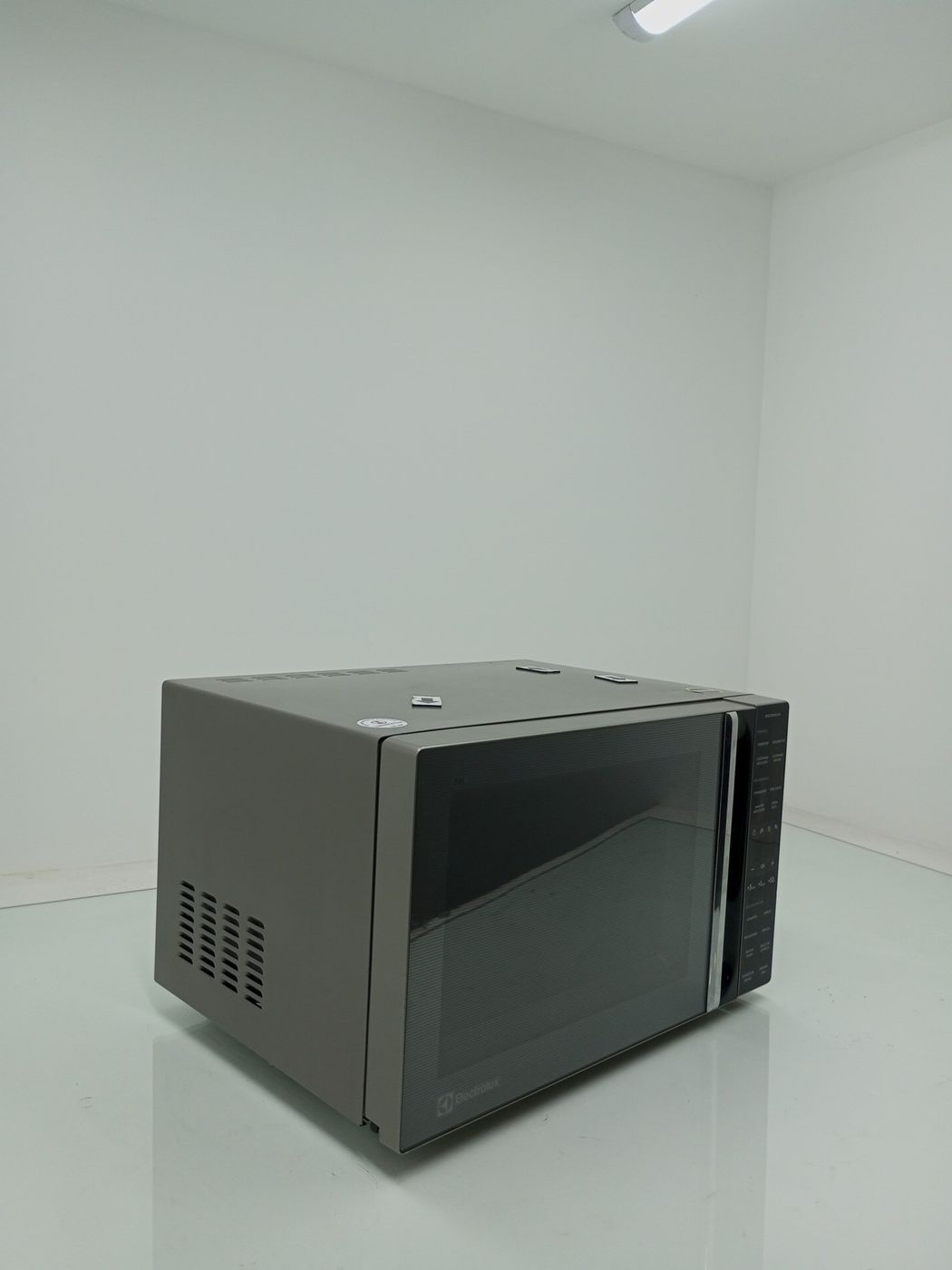 MICRO-ONDAS ELECTROLUX ME36S  36L - PRATA