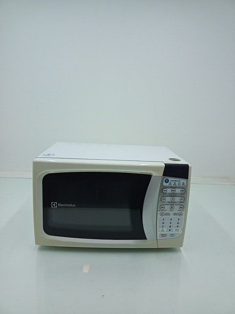 MICRO-ONDAS ELECTROLUX MTD30 20L - BRANCO