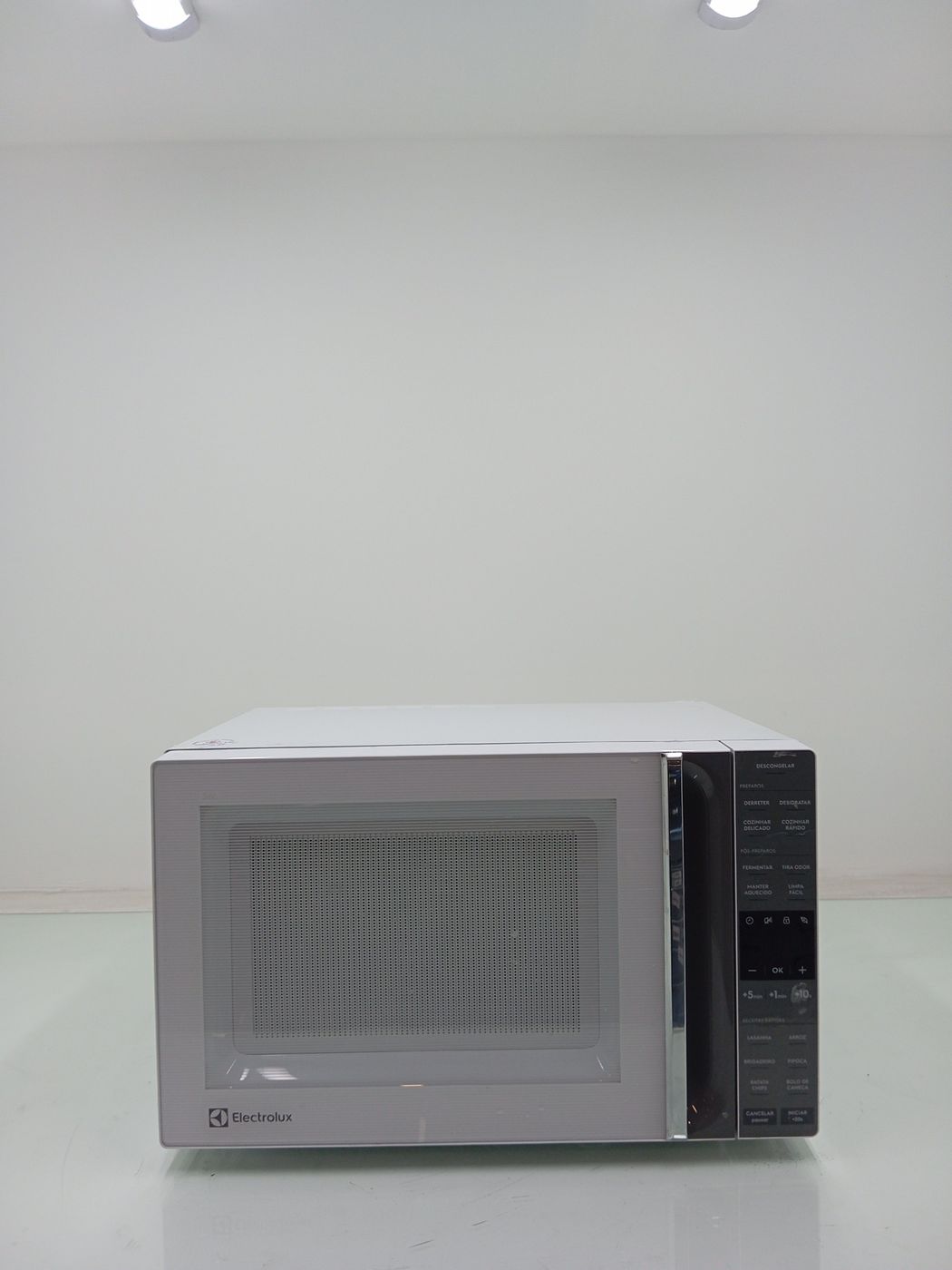 MICRO-ONDAS ELECTROLUX ME36B EFFICIENT 36L MI