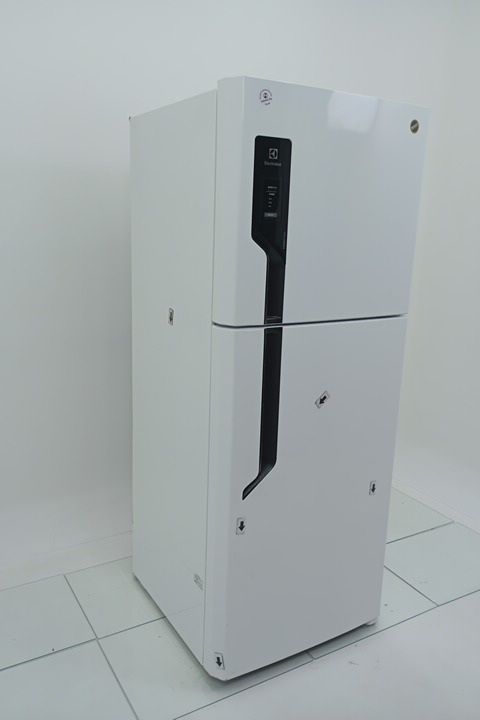 REFRIGERADOR ELECTROLUX TF70 FROST FREE 431L 