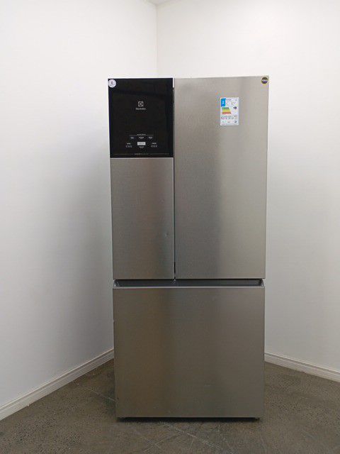 REFRIGERADOR ELECTROLUX IM8S FROST FREE INVER