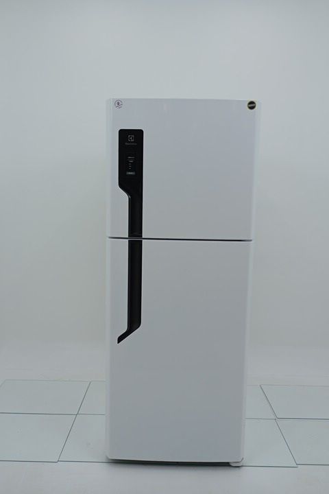 REFRIGERADOR ELECTROLUX TF70 FROST FREE 431L 