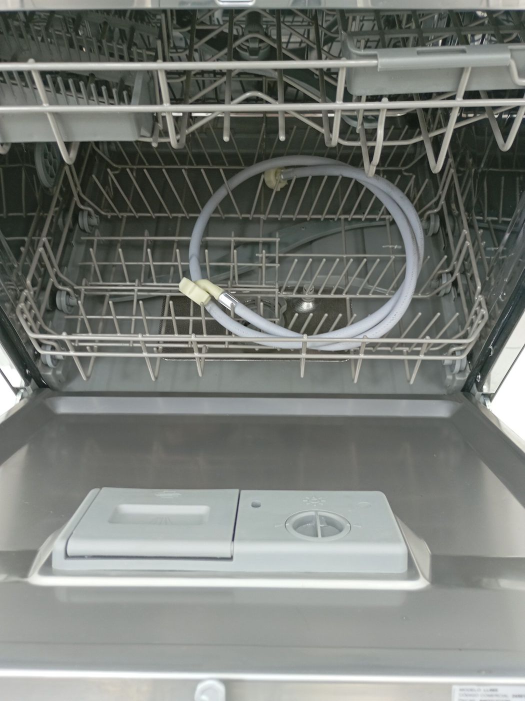 LAVA LOUCAS ELECTROLUX LL08S - Lava Louça Ele