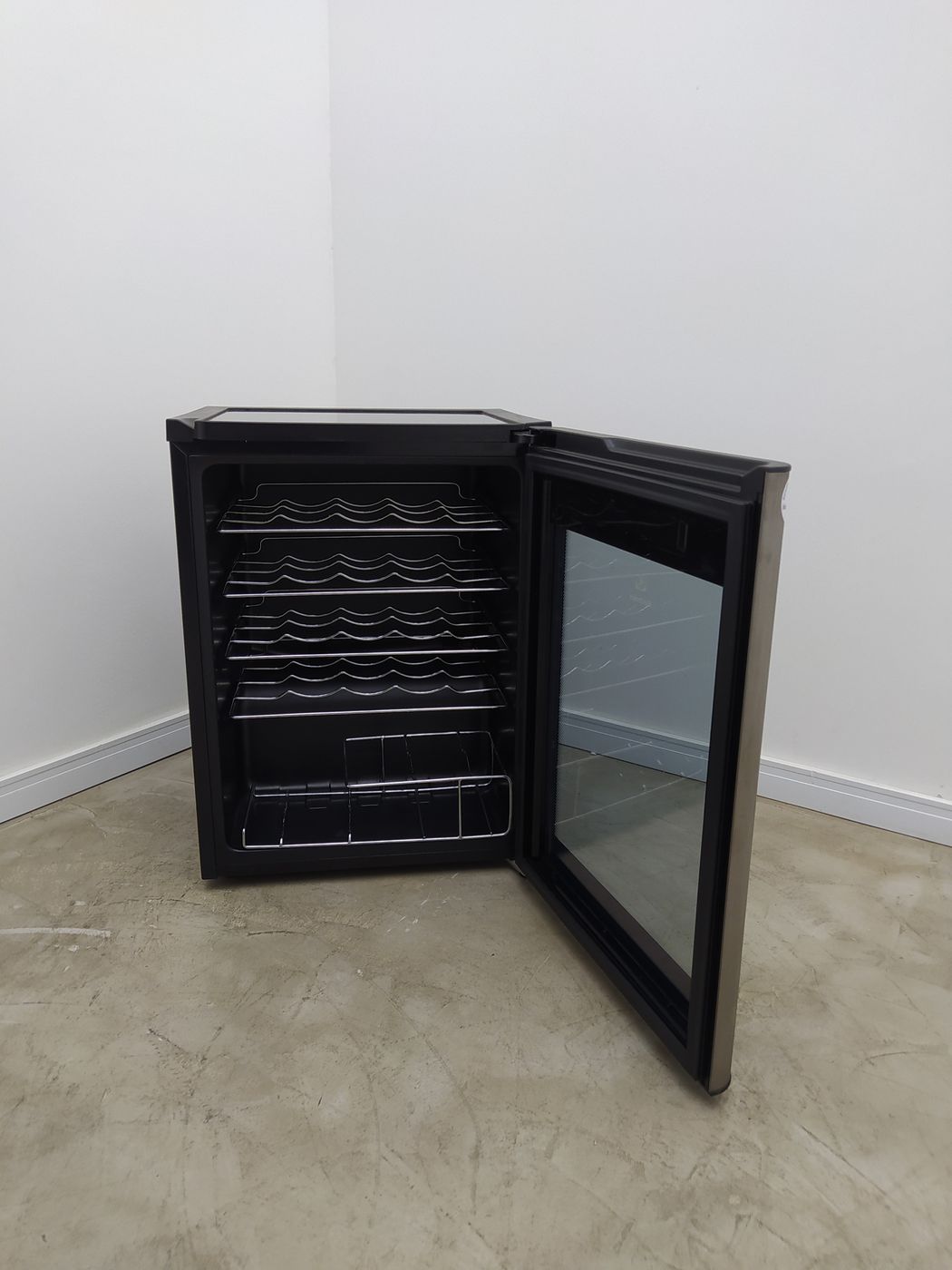 ADEGA ELECTROLUX VINHOS 1 PORTA ACS24 24 GARR