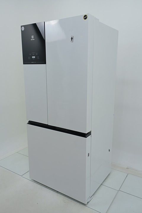 REFRIGERADOR ELECTROLUX IM8 FROST FREE INVERT
