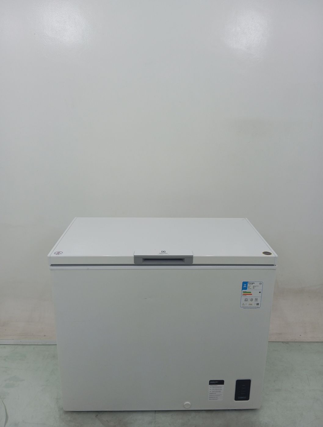 FREEZER HORIZONTAL  ELECTROLUX HB250 - BRANCO