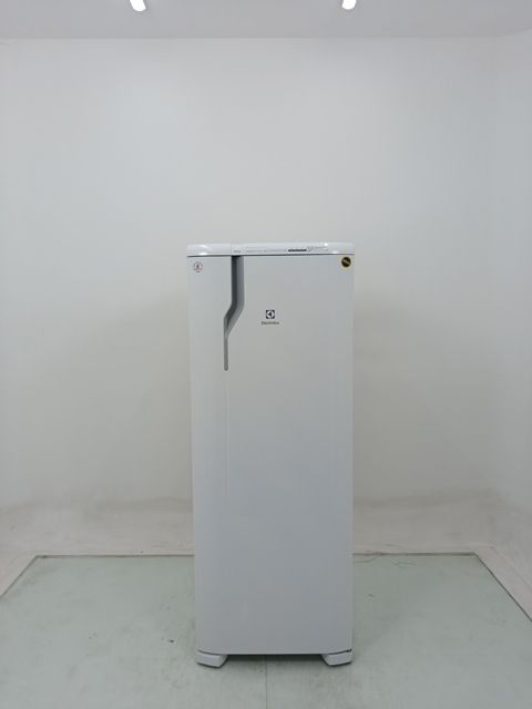 REFRIGERADOR ELECTROLUX RFE39 - Refrigerador 