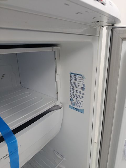 REFRIGERADOR ELECTROLUX RE31 - Refrigerador E