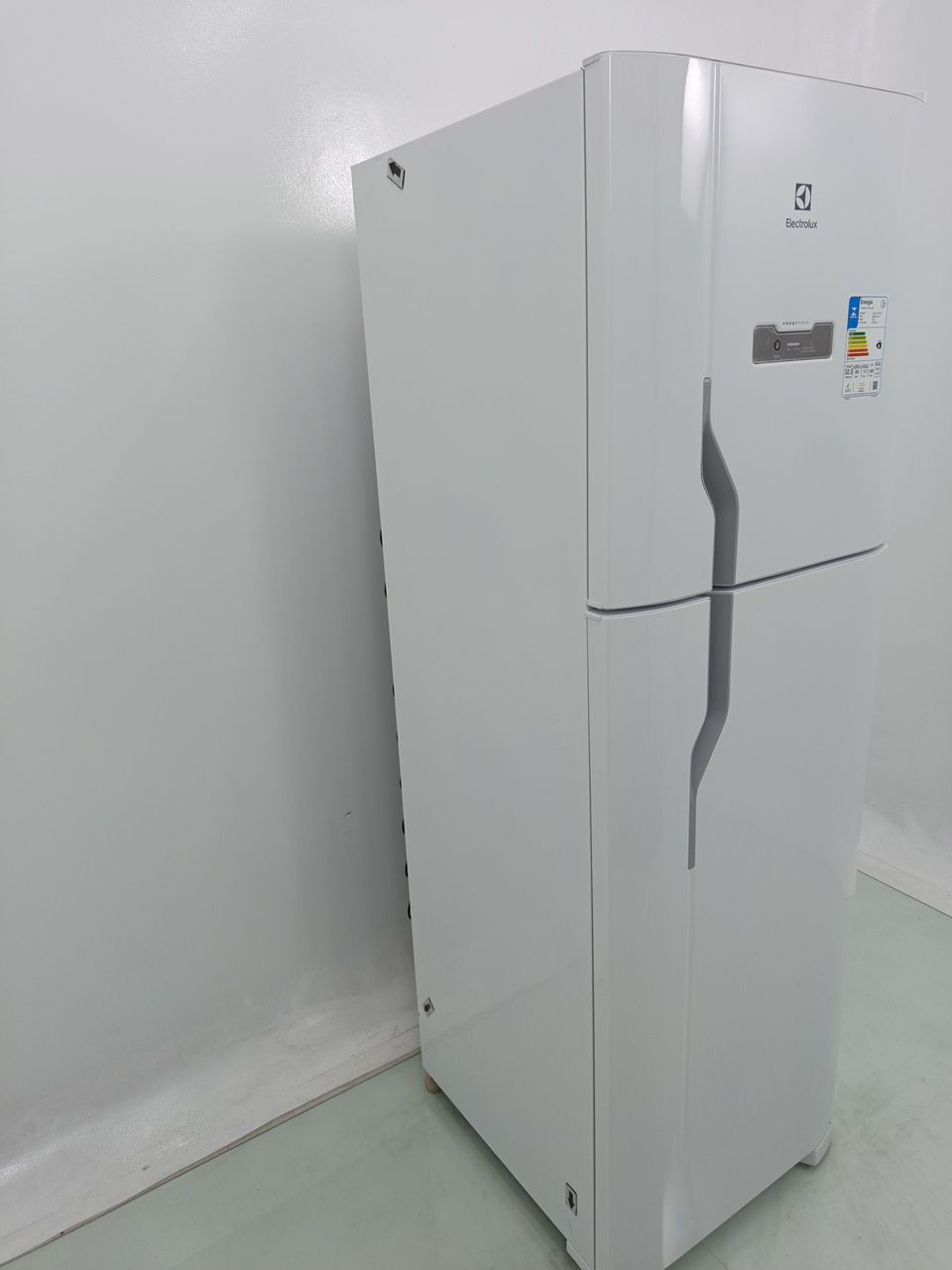 REFRIGERADOR ELECTROLUX DFN44 FROST FREE 400L