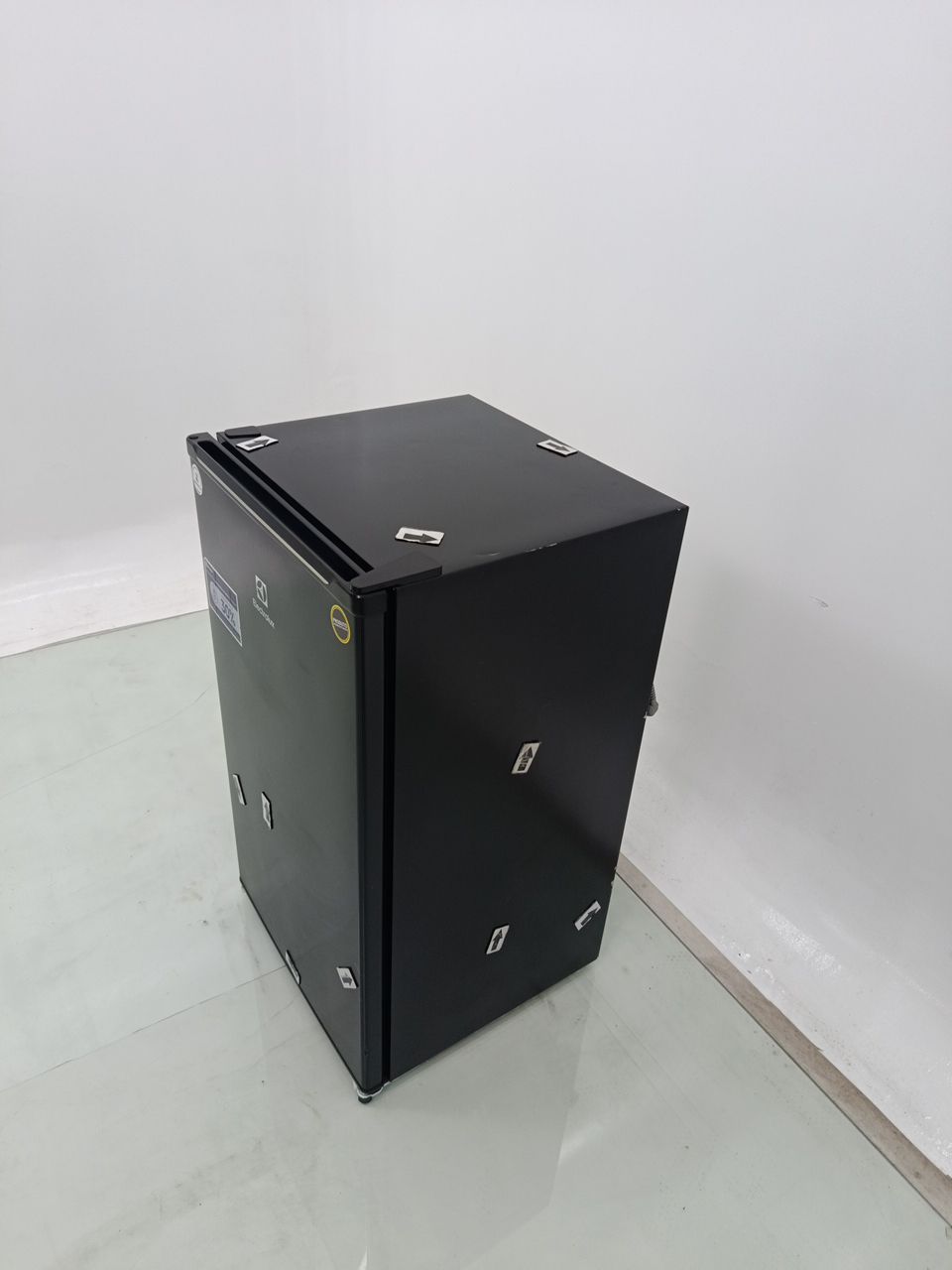 FRIGOBAR ELECTROLUX EM90B - Frigobar Electrol