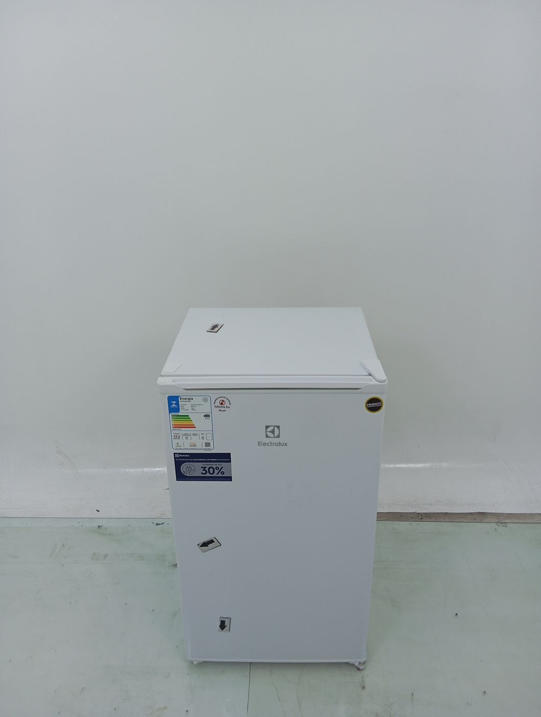 FRIGOBAR ELECTROLUX EM90 90L EFFICIENT COM CO
