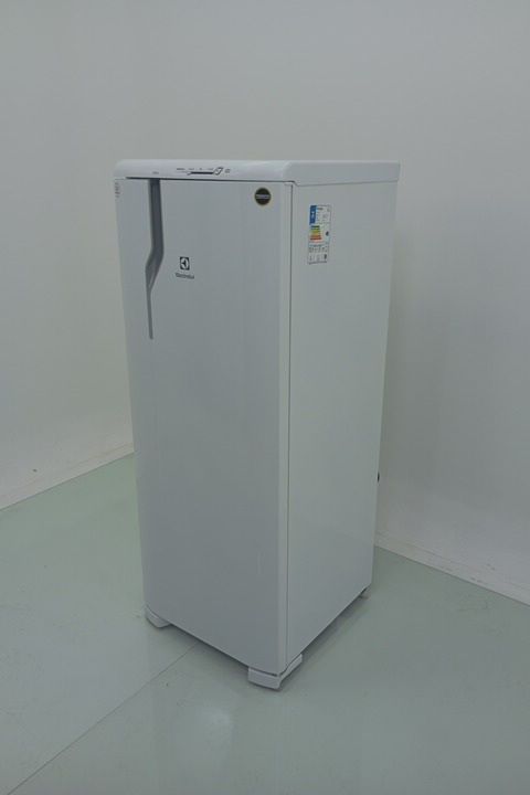 REFRIGERADOR ELECTROLUX RE31 UMA PORTA 240l B