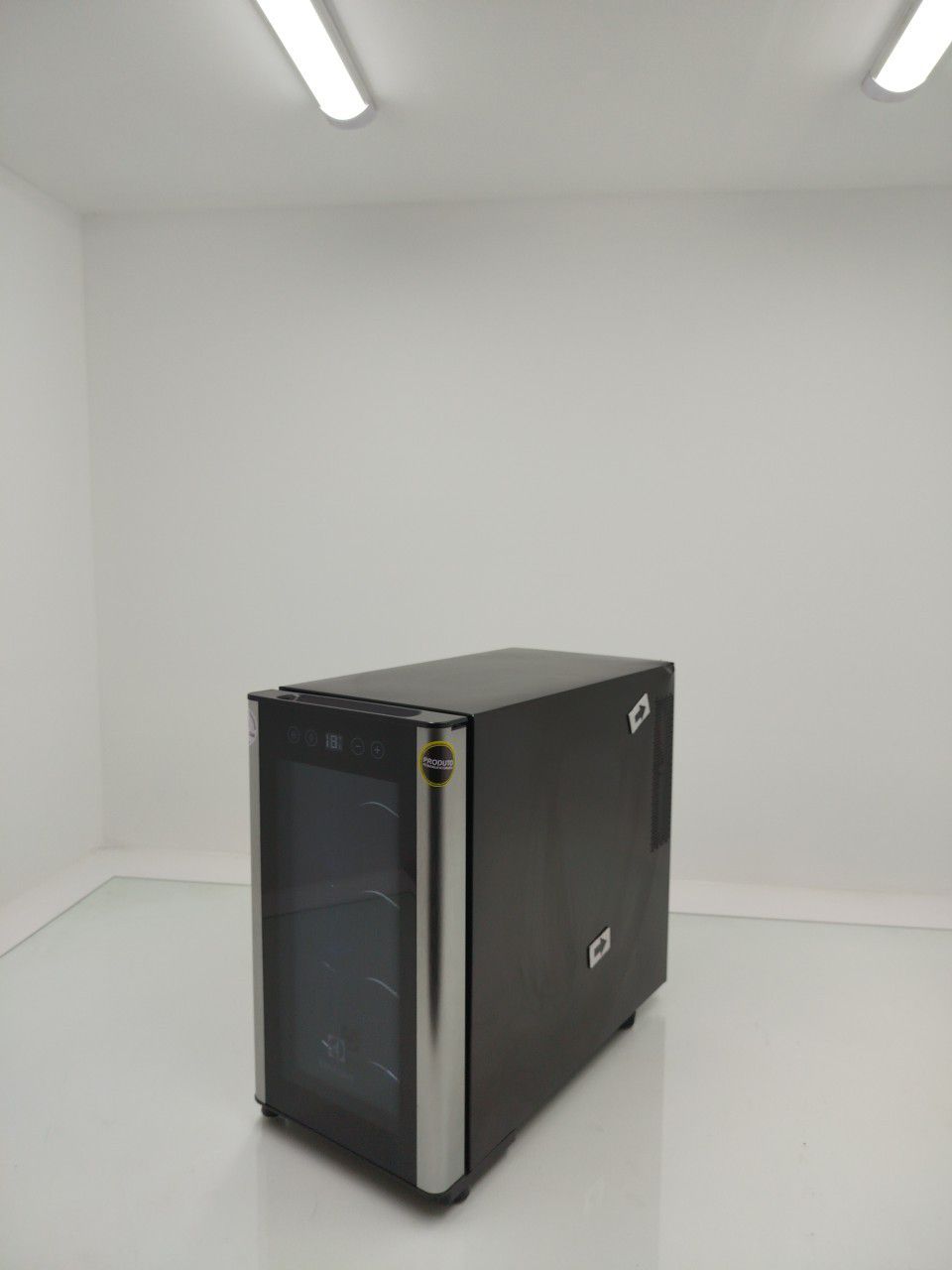 ADEGA ELECTROLUX ACB08 1 PORTA 8 GARRAFAS - I