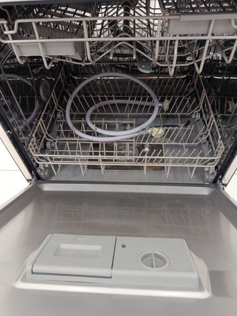 LAVA LOUCAS ELECTROLUX LE08S - Lava Louça Ele