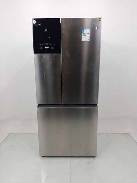 REFRIGERADOR ELECTROLUX IM8S - Refrigerador E