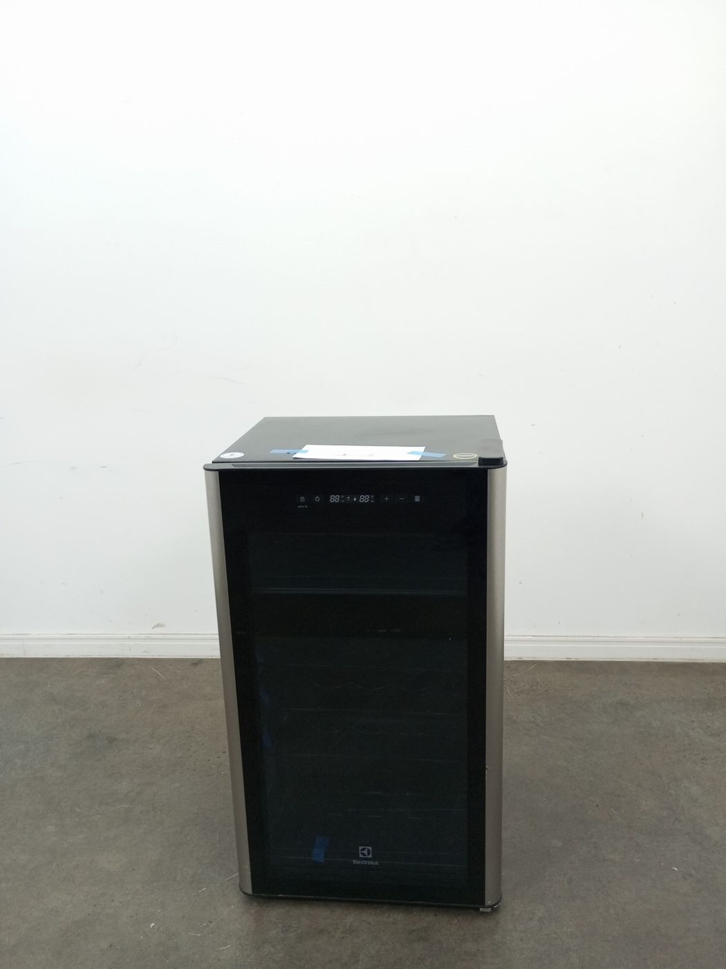 ADEGA ELECTROLUX WDF29 DUAL ZONE 29 GARRAFAS 