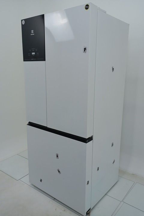REFRIGERADOR ELECTROLUX IM8 FROST FREE - BRAN