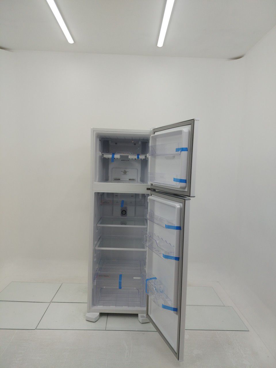 REFRIGERADOR ELECTROLUX TC41 FROST FREE 370L 