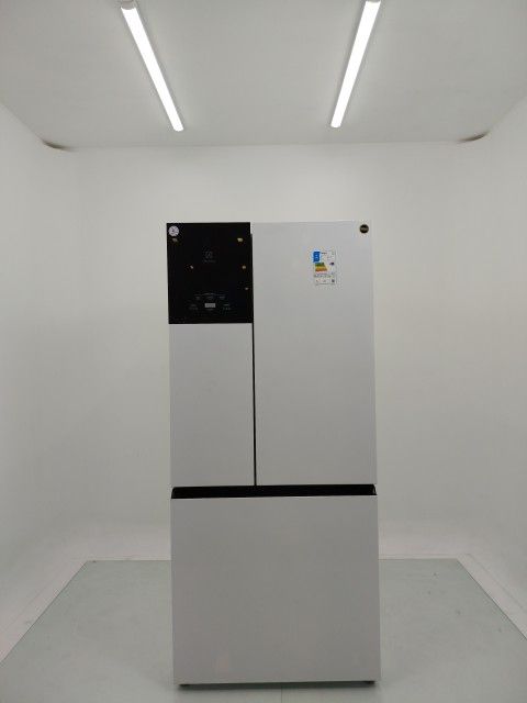 REFRIGERADOR ELECTROLUX IM8 FROST FREE INVERT