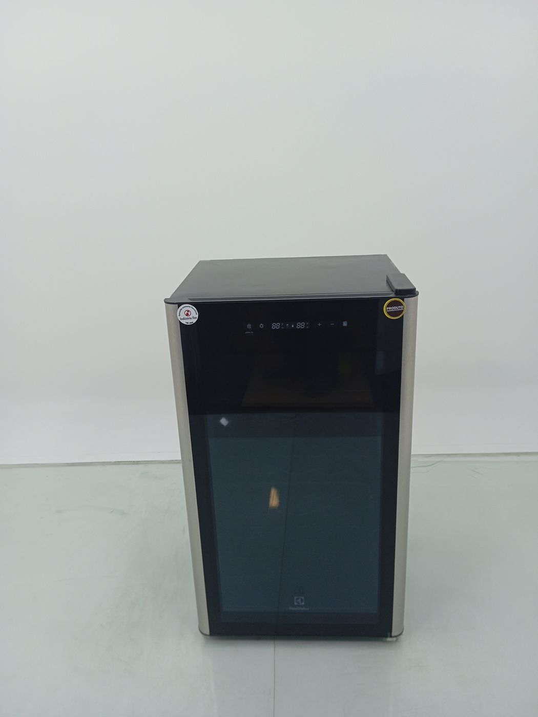 ADEGA ELECTROLUX WDF29 - Adega Electrolux WDF