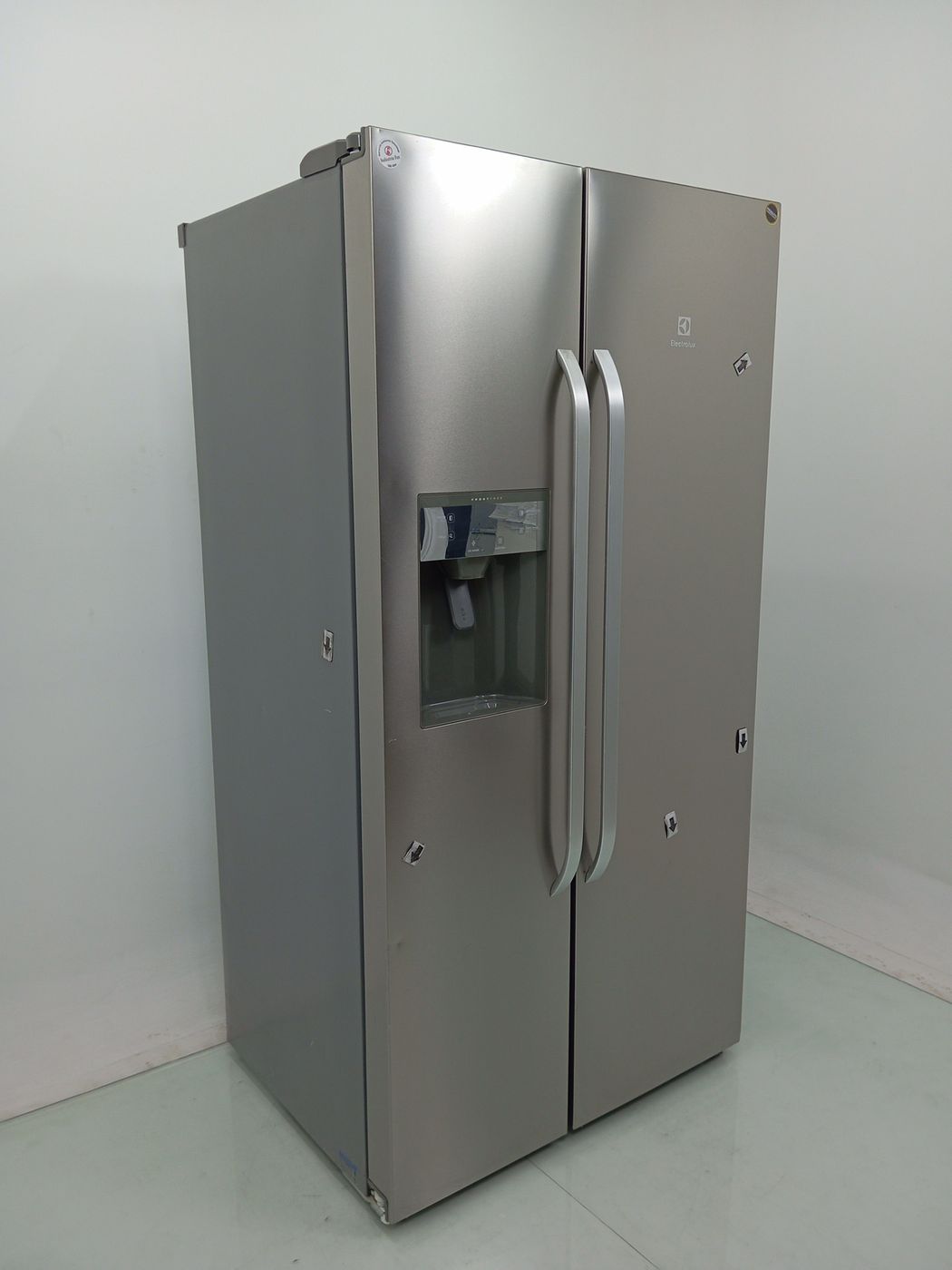 REFRIGERADOR ELECTROLUX IS9S FROST FREE SIDE 