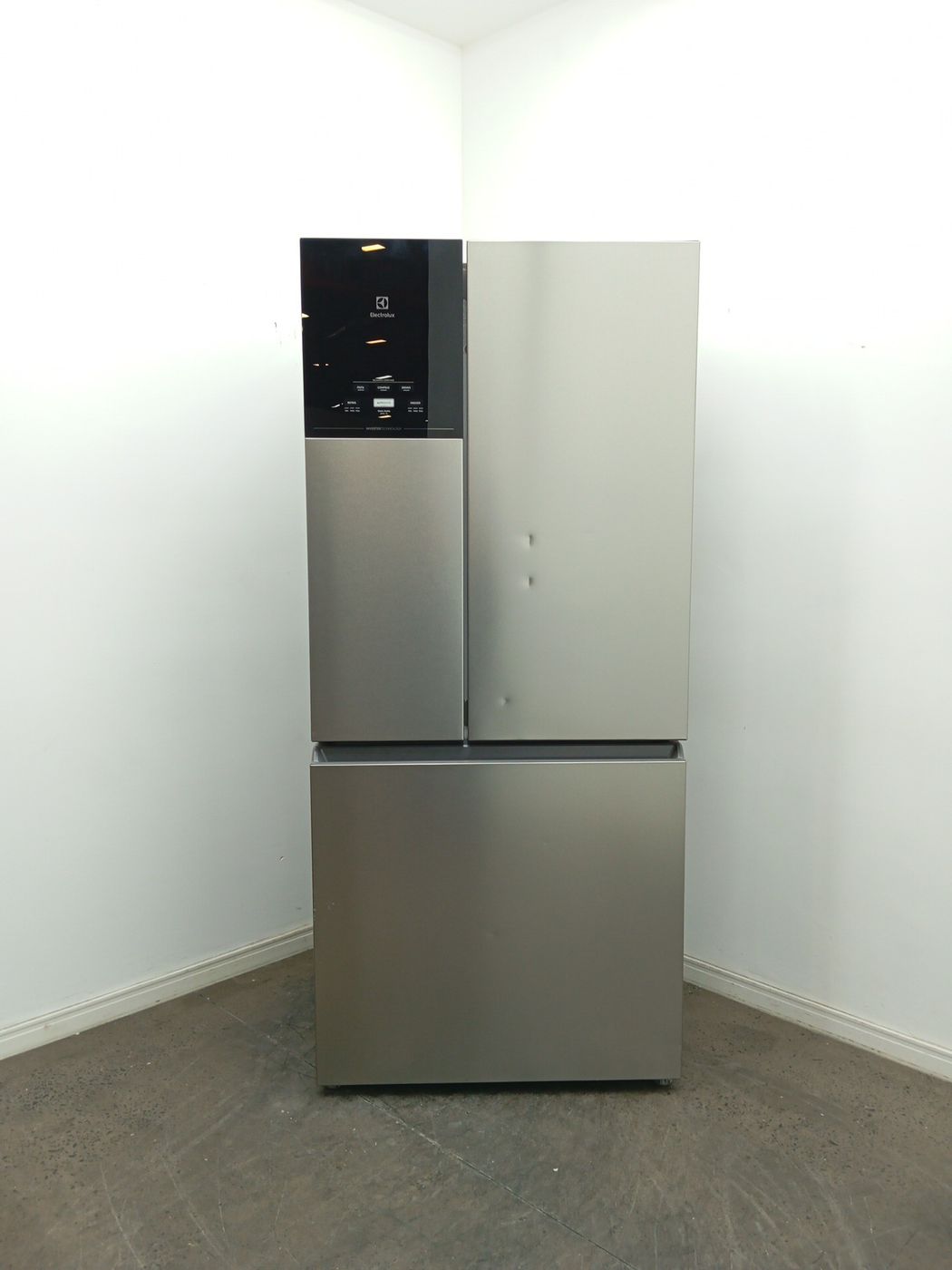 REFRIGERADOR ELECTROLUX IM8S FROST FREE INVER