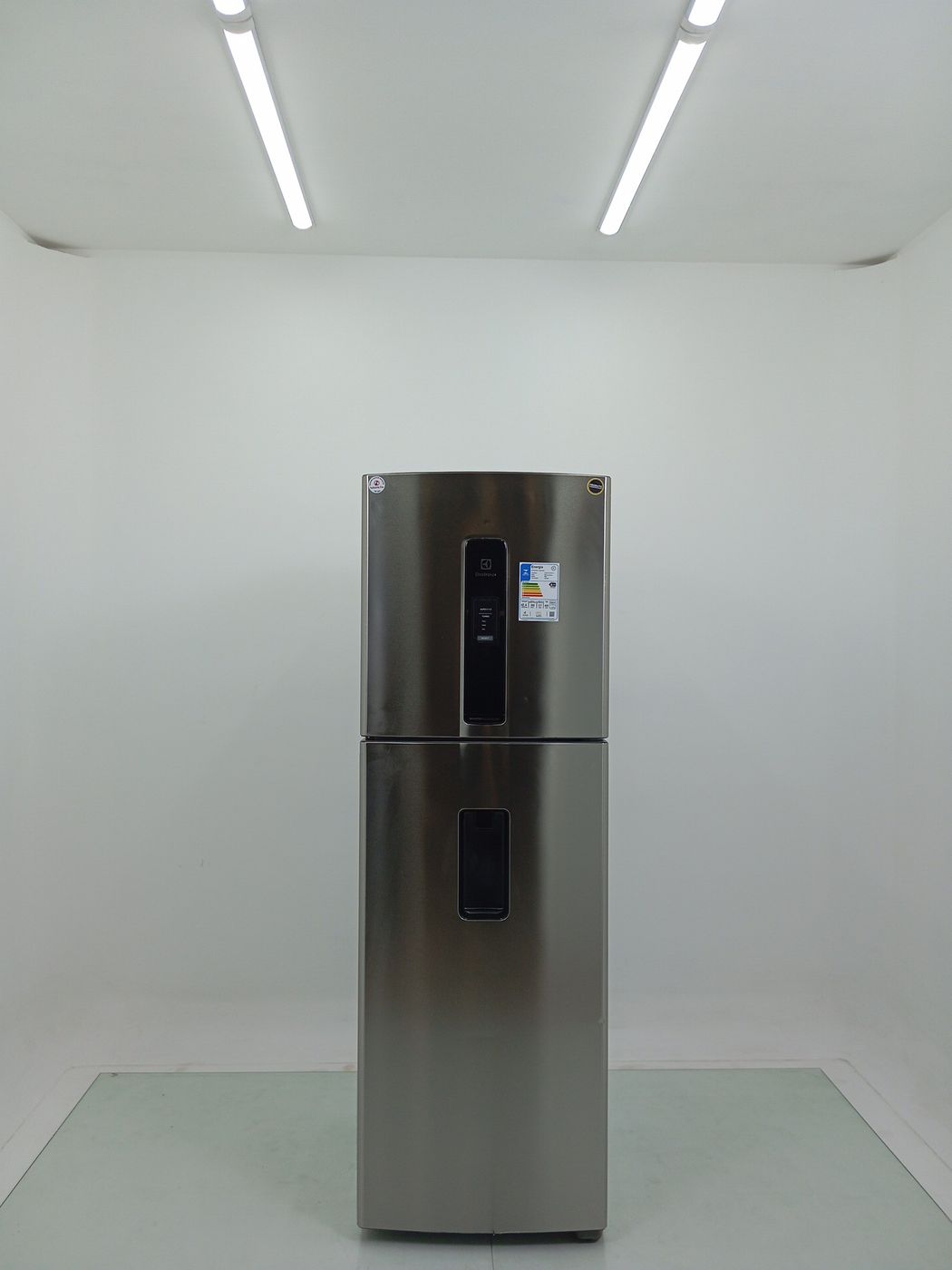 REFRIGERADOR ELECTROLUX REFRIGERADOR FROST FR