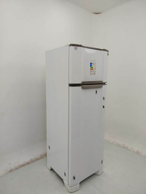 REFRIGERADOR ESMALTEC CYCLE DEFROST 2 PORTAS 