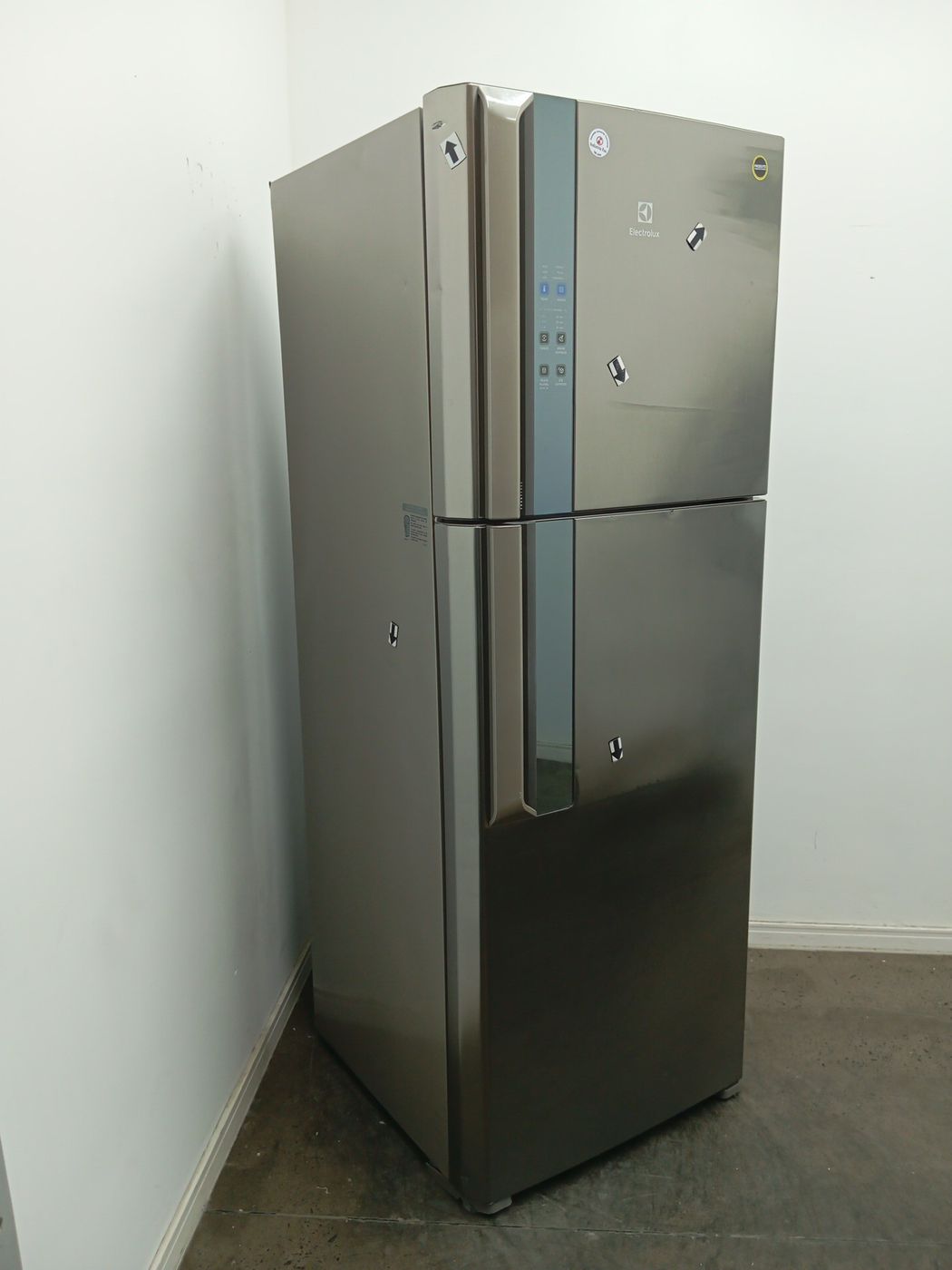 REFRIGERADOR ELECTROLUX DF56S  DUAS PORTAS FR