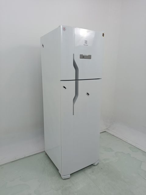 REFRIGERADOR ELECTROLUX DFN41 FROST FREE 371L