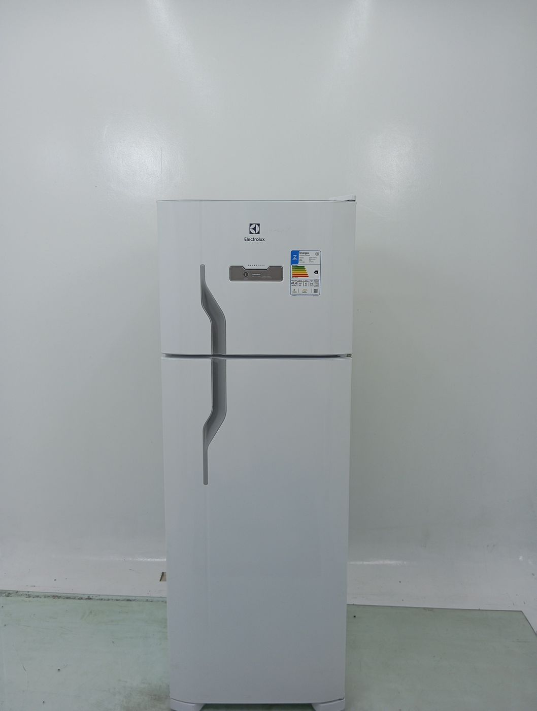 GELADEIRA ELECTROLUX TF39 FROST FREE 310L DUP