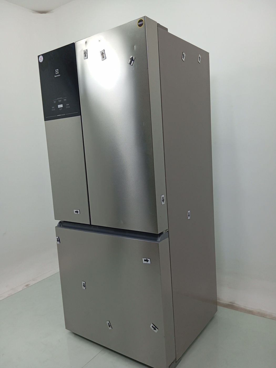 REFRIGERADOR ELECTROLUX IM8S FROST FREE INVER