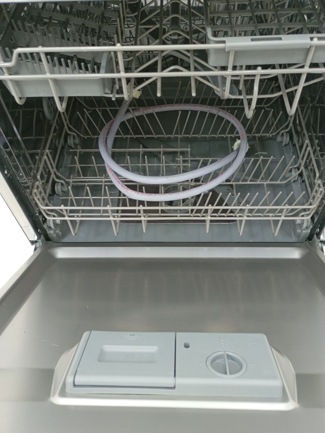 LAVA LOUCAS ELECTROLUX LL08S - Lava Louça Ele