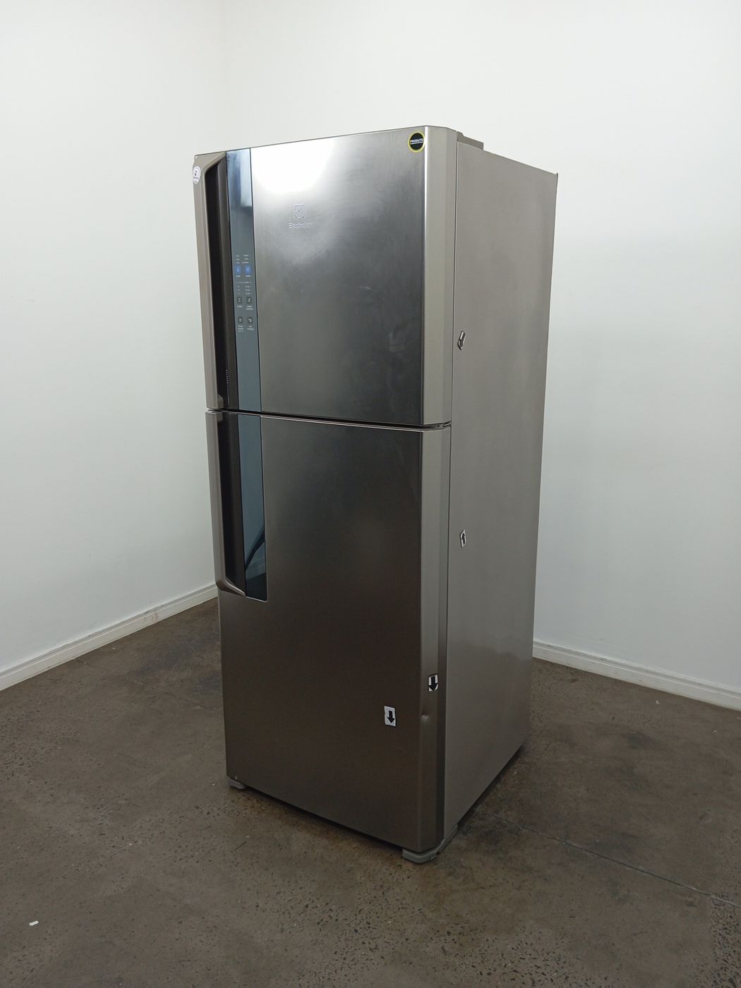 REFRIGERADOR ELECTROLUX IF55S TOP FREEZER INV