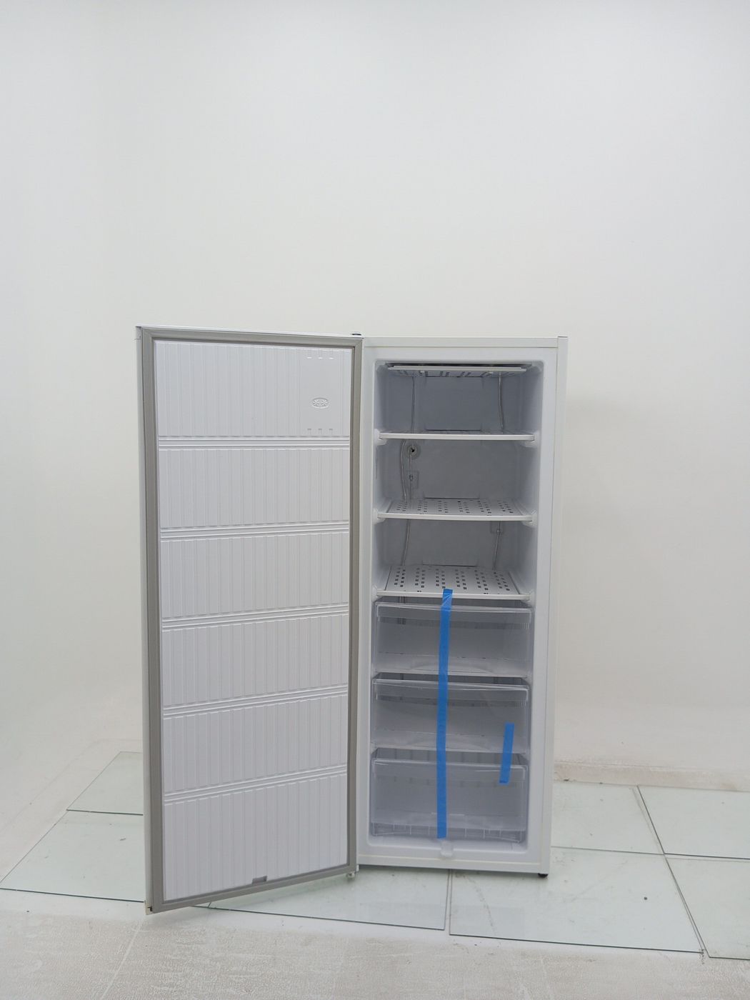 FREEZER ELECTROLUX VERTICAL FEI23 CYCLE DEFRO
