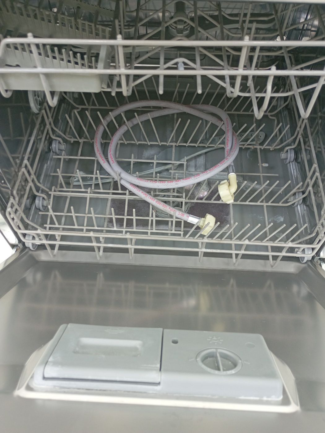 LAVA LOUCAS ELECTROLUX LL08S - Lava Louça Ele