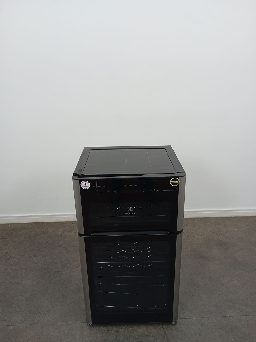 ADEGA ELECTROLUX VINHOS 2 PORTAS ACD29 29 GAR