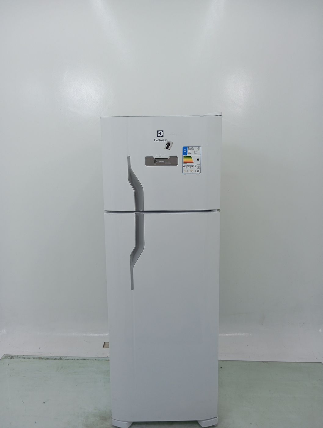 GELADEIRA ELECTROLUX TF39 FROST FREE 310L DUP