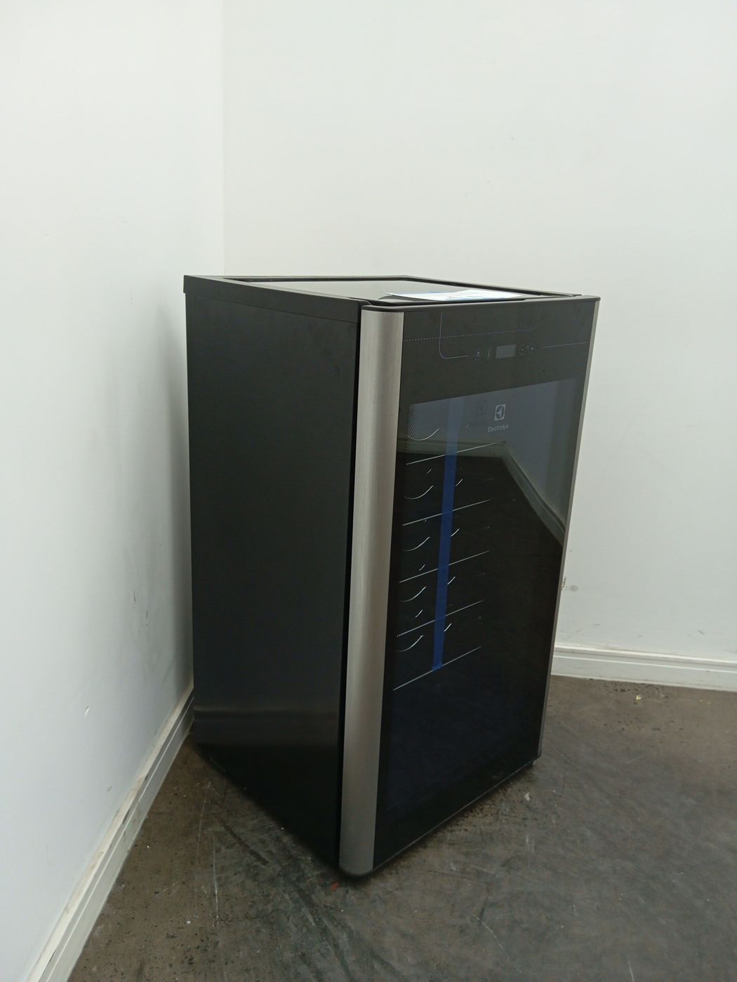 ADEGA ELECTROLUX VINHOS 1 PORTA ACS34 34 GARR