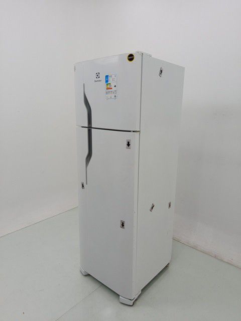 REFRIGERADOR ELECTROLUX DC35A   DUAS PORTAS C